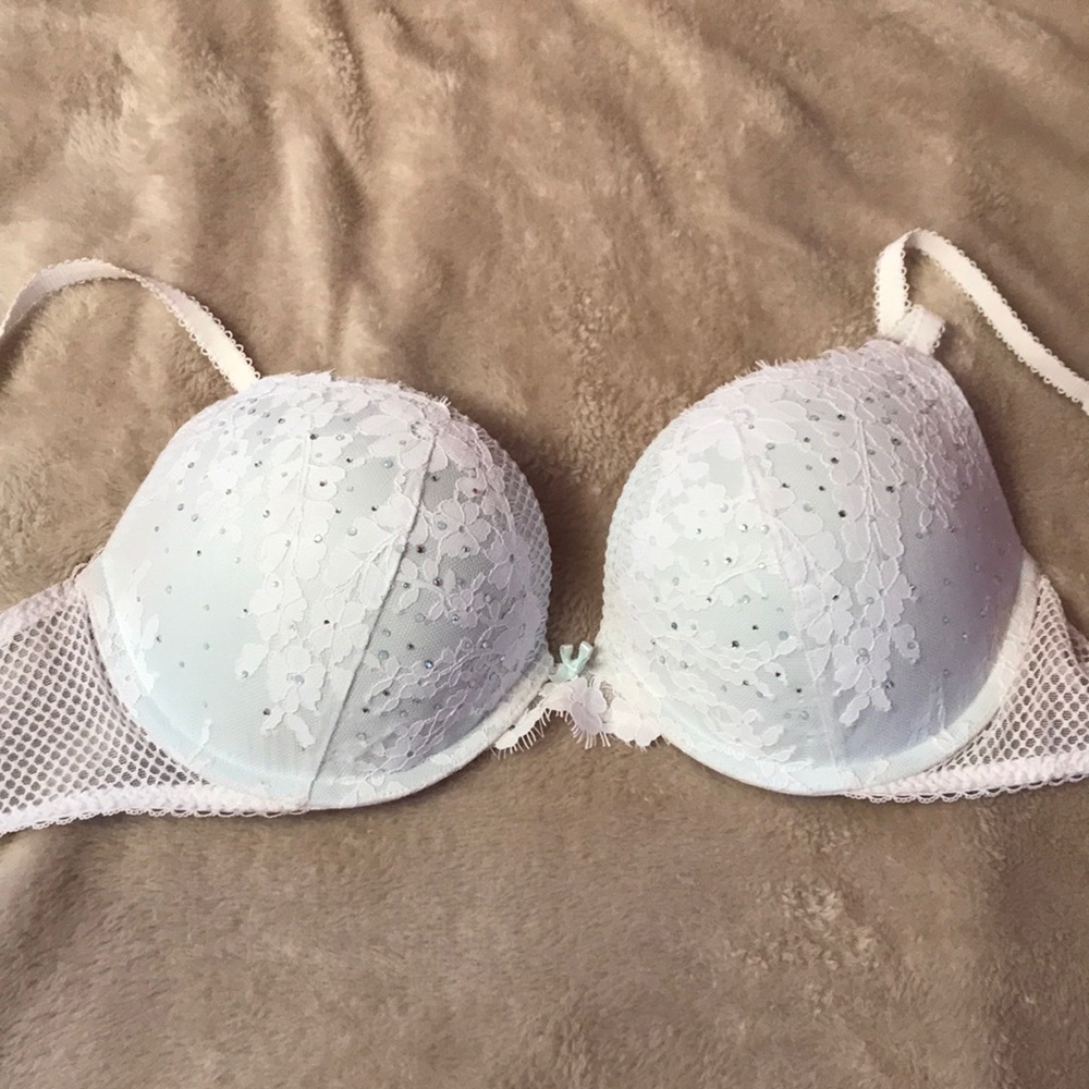 Embellished Push-up bra